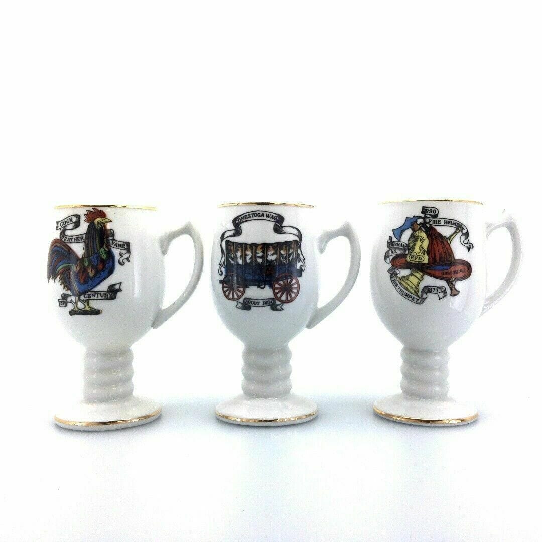 Set Of 3 Royal Crown Vintage Porcelain Footed Gold Rimmed Coffee Mugs Tea Cups