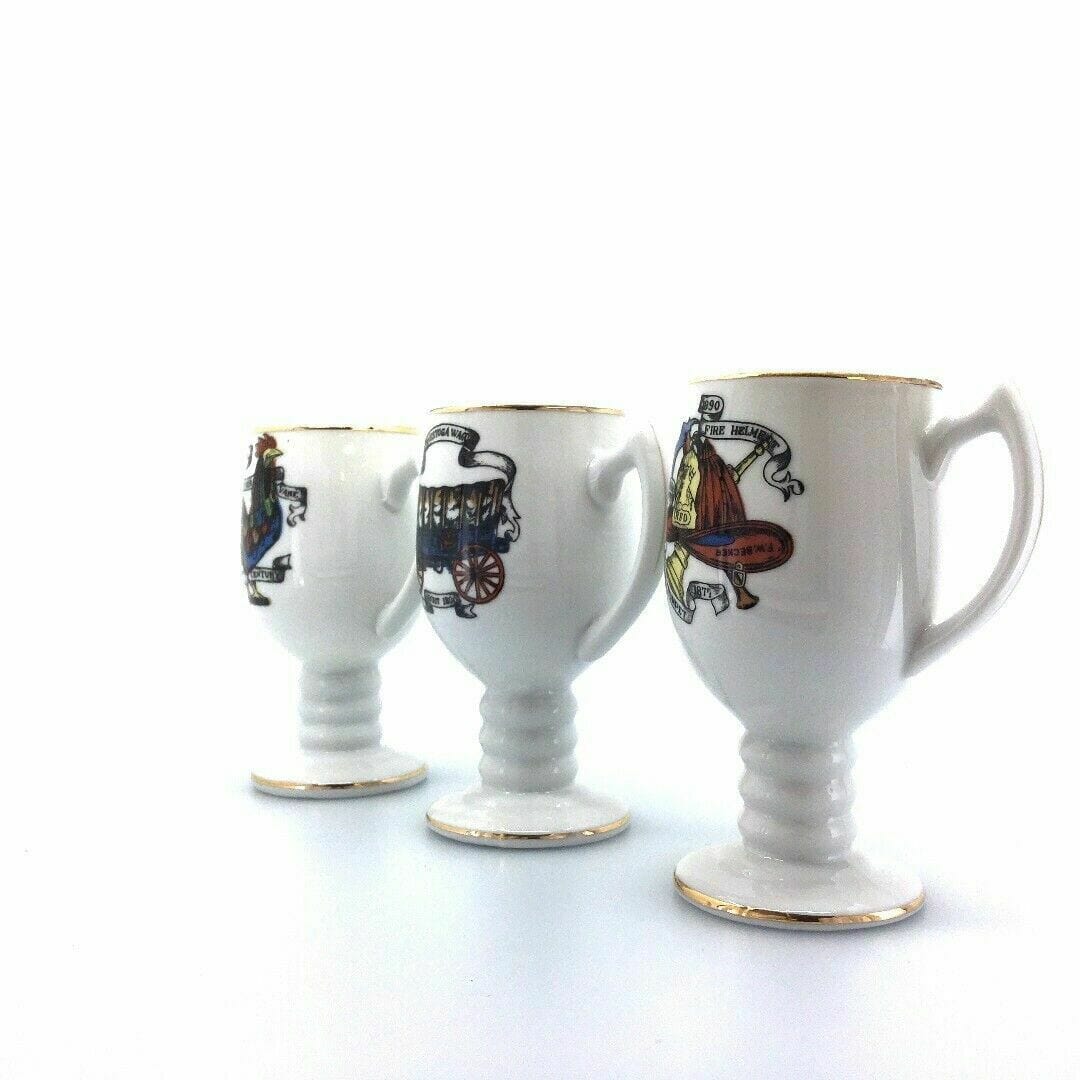 Set Of 3 Royal Crown Vintage Porcelain Footed Gold Rimmed Coffee Mugs Tea Cups