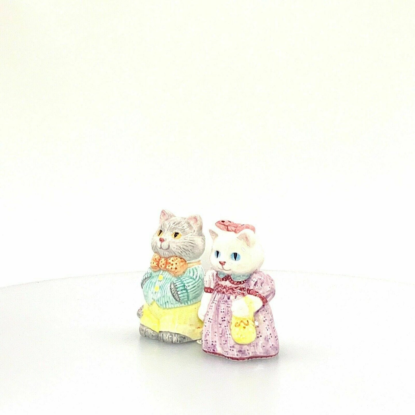 Vintage 1992 Avon Mr & Mrs Cat Salt & Pepper Shakers Set