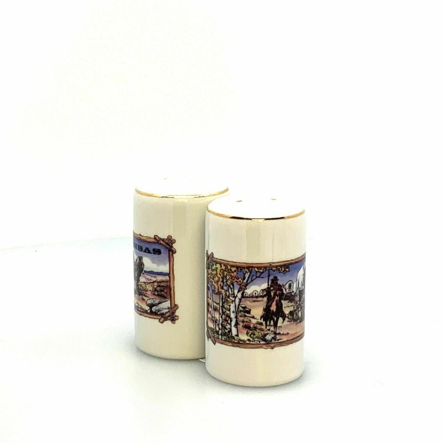 Vintage State of Kansas Souvenir Salt And Pepper Shakers Set Ceramic