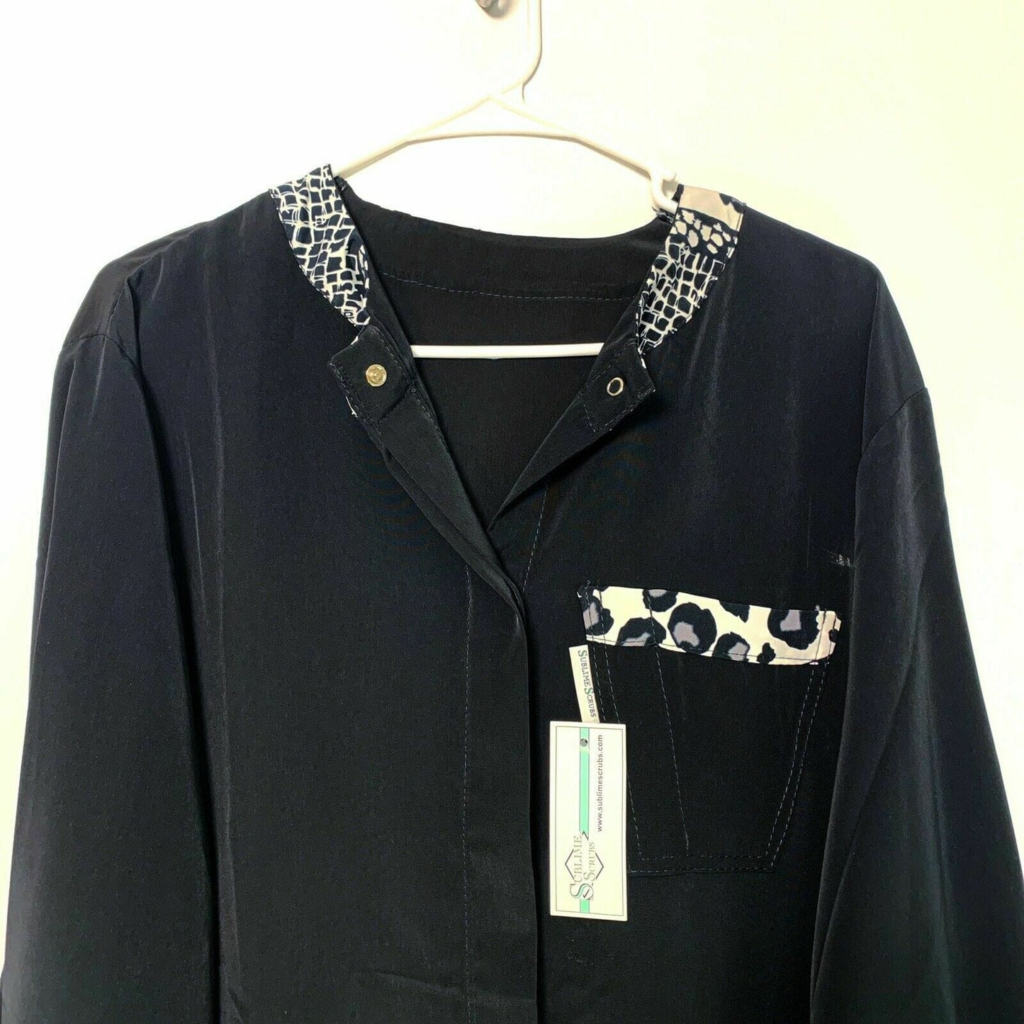 Sublime Scrubs Women's Medical Dental Lab Coat - Black with Animal Print - Size L - New with Tags