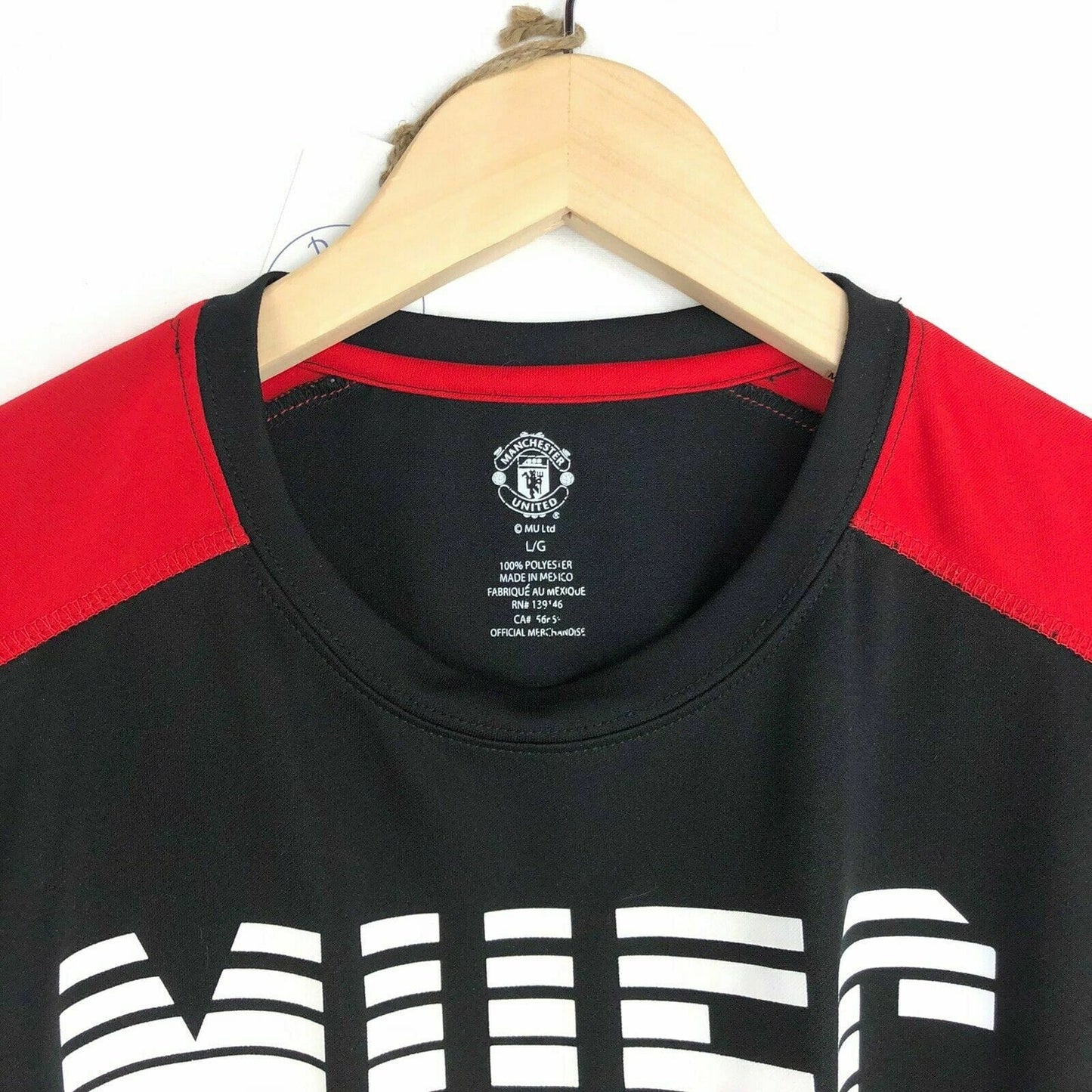 MU Ltd Mens Size L Black T-Shirt Soccer Manchester United Crew Neck S/s