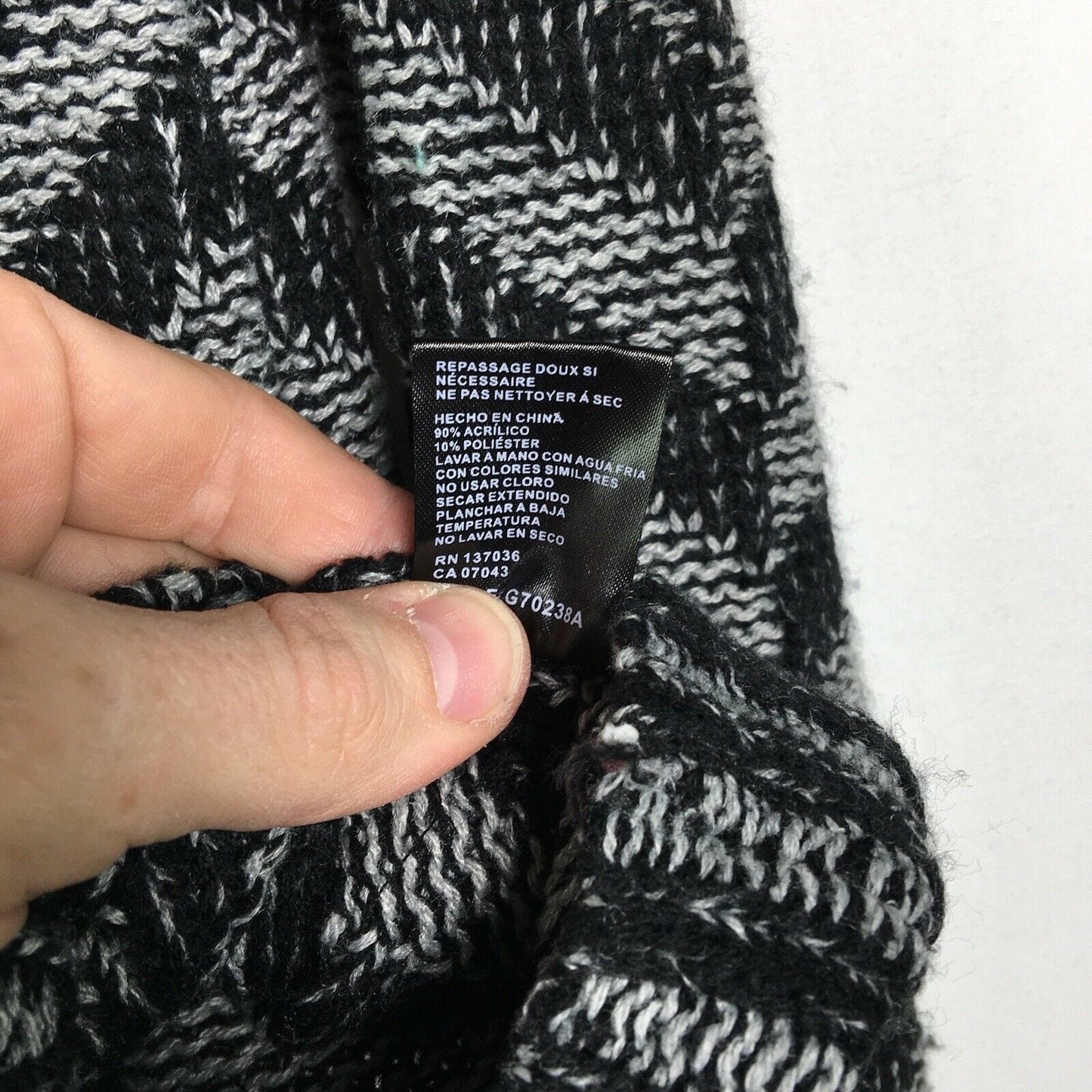 Cozy Paper Crane Black Gray Chevron Sweater L Long Sleeve Womens Used