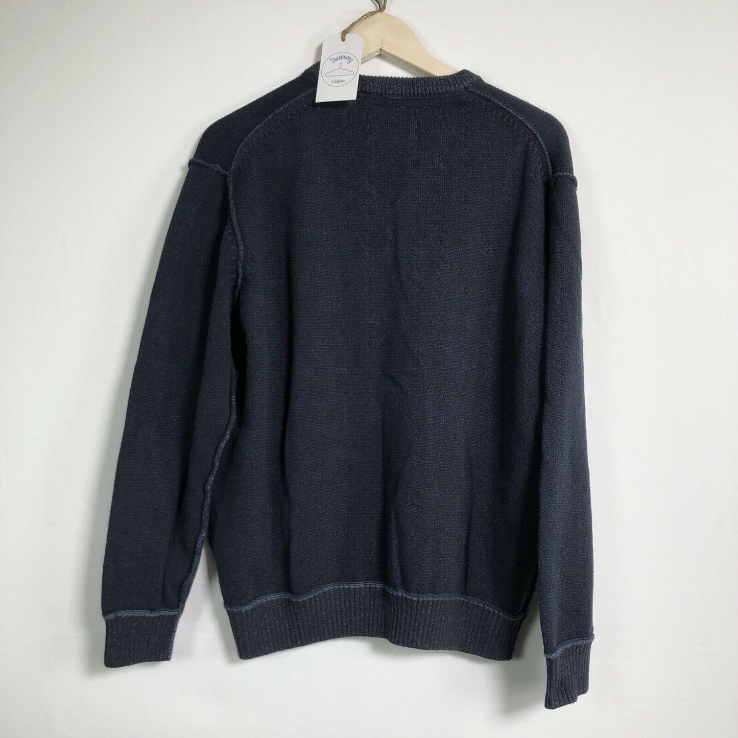 Stay warm and stylish with this Vintage Weatherproof Men's V-Neck Pullover Sweater - Blue, Size L. Very Good Condition.