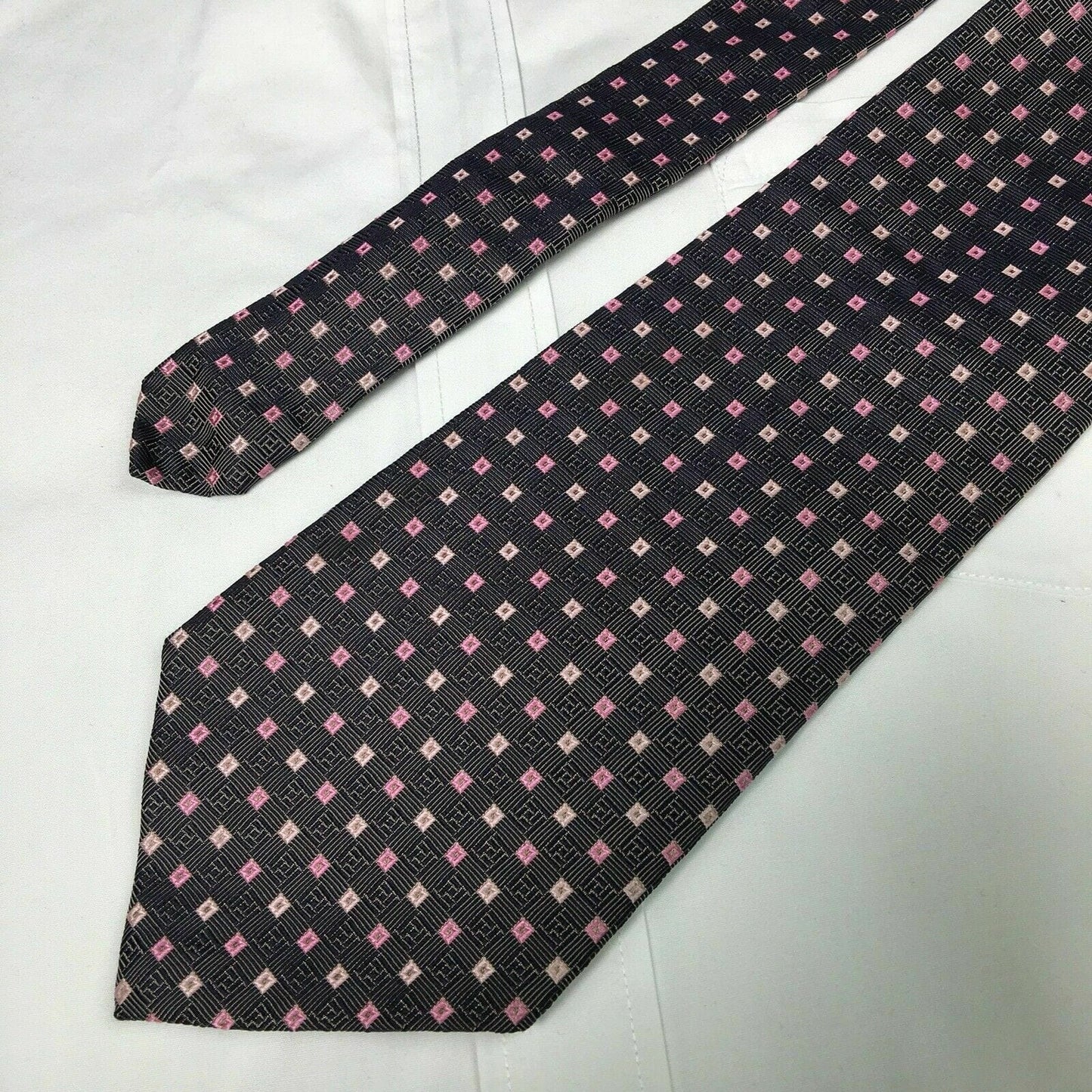 Sophisticated XMI Classic Mens Black Pink Square Pattern Italian Silk Neck Tie - Very Good