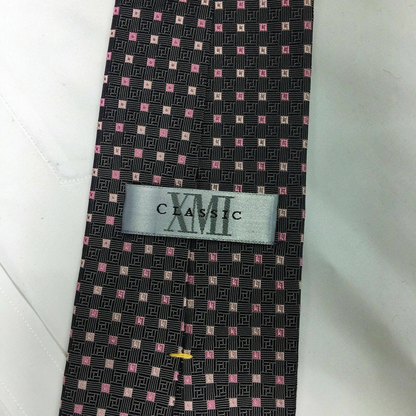 Sophisticated XMI Classic Mens Black Pink Square Pattern Italian Silk Neck Tie - Very Good