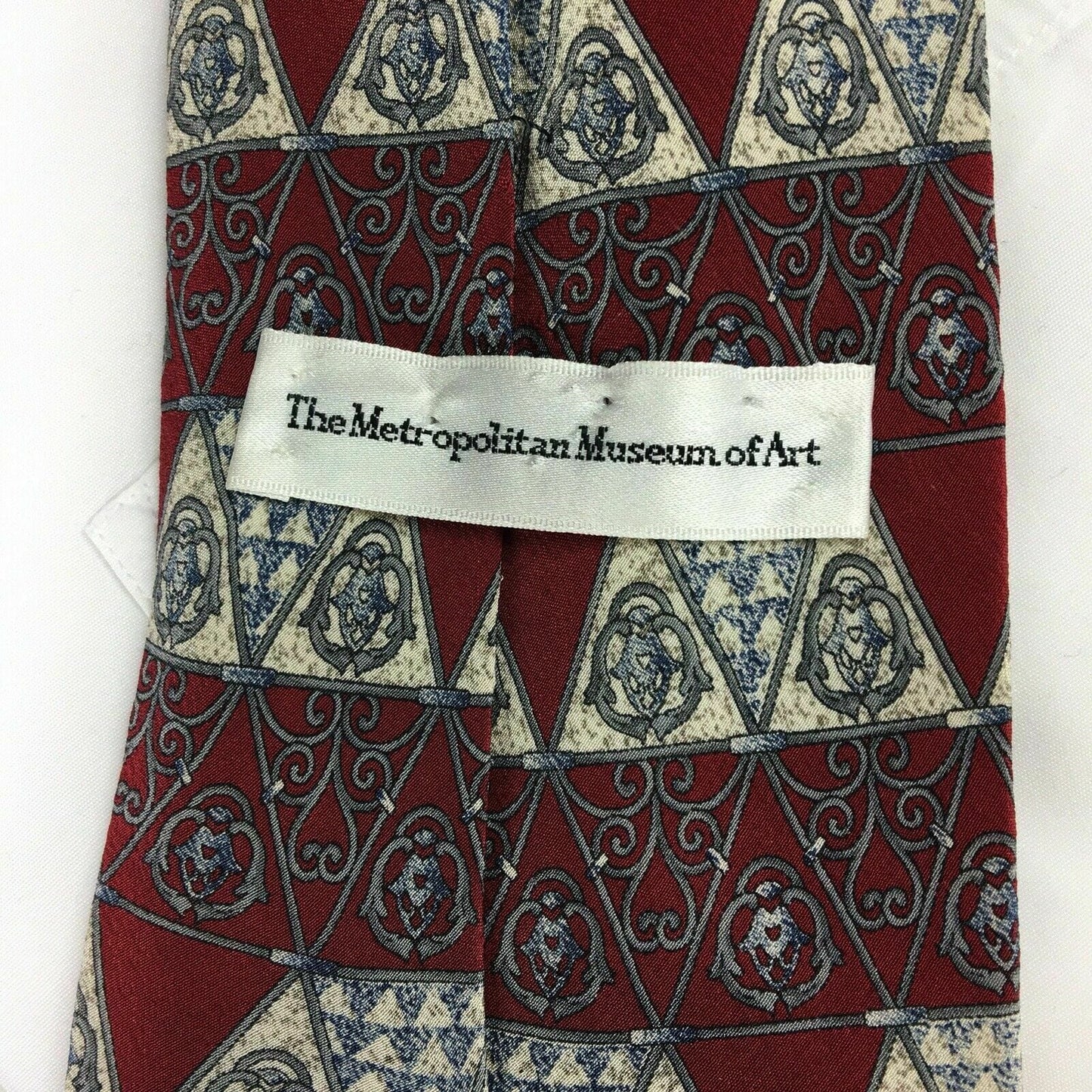 METROPOLITAN MUSEUM OF ART Mens Necktie Red Triangle Gate Pattern Silk Tie 56.5”