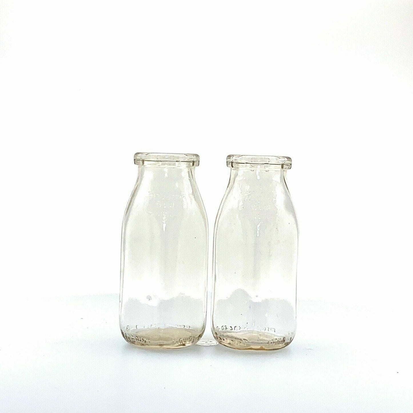 Duraglas Meadow Gold Milk Bottles (set Of 2) 1/2pt Owens Illinois Glass Company - parsimonyshoppes