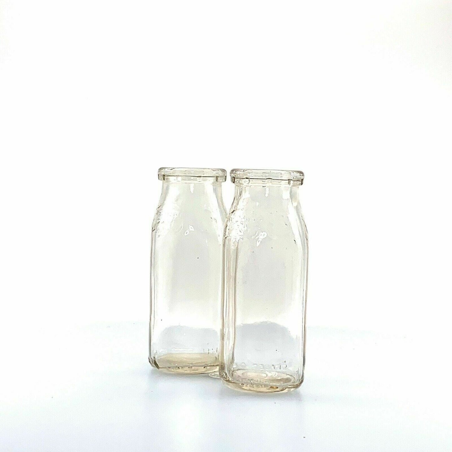 Duraglas Meadow Gold Milk Bottles (set Of 2) 1/2pt Owens Illinois Glass Company - parsimonyshoppes