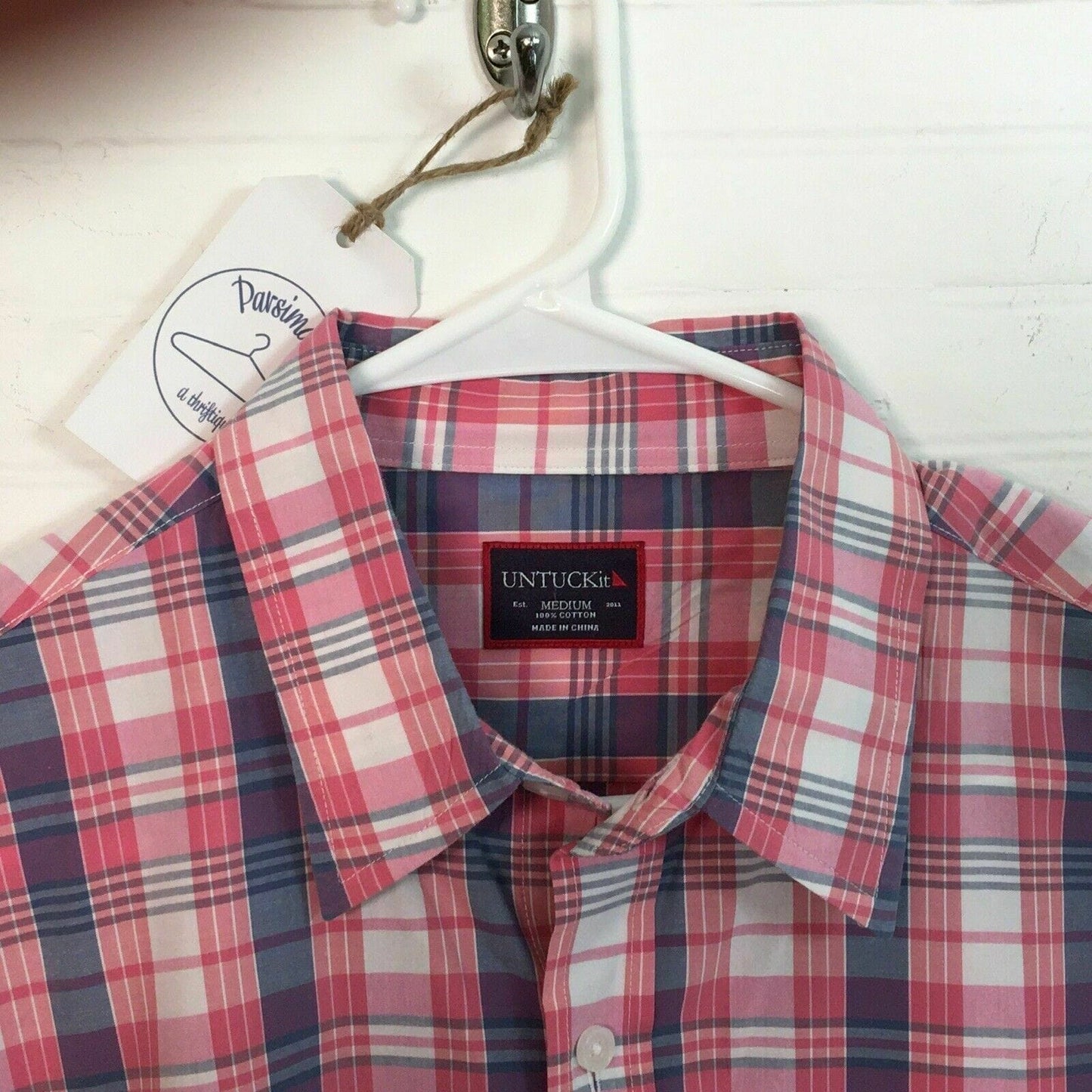 Sophisticated UNTUCKit Mens Button Up Shirt - Wrinkle Free - Size M - White/Pink Plaid