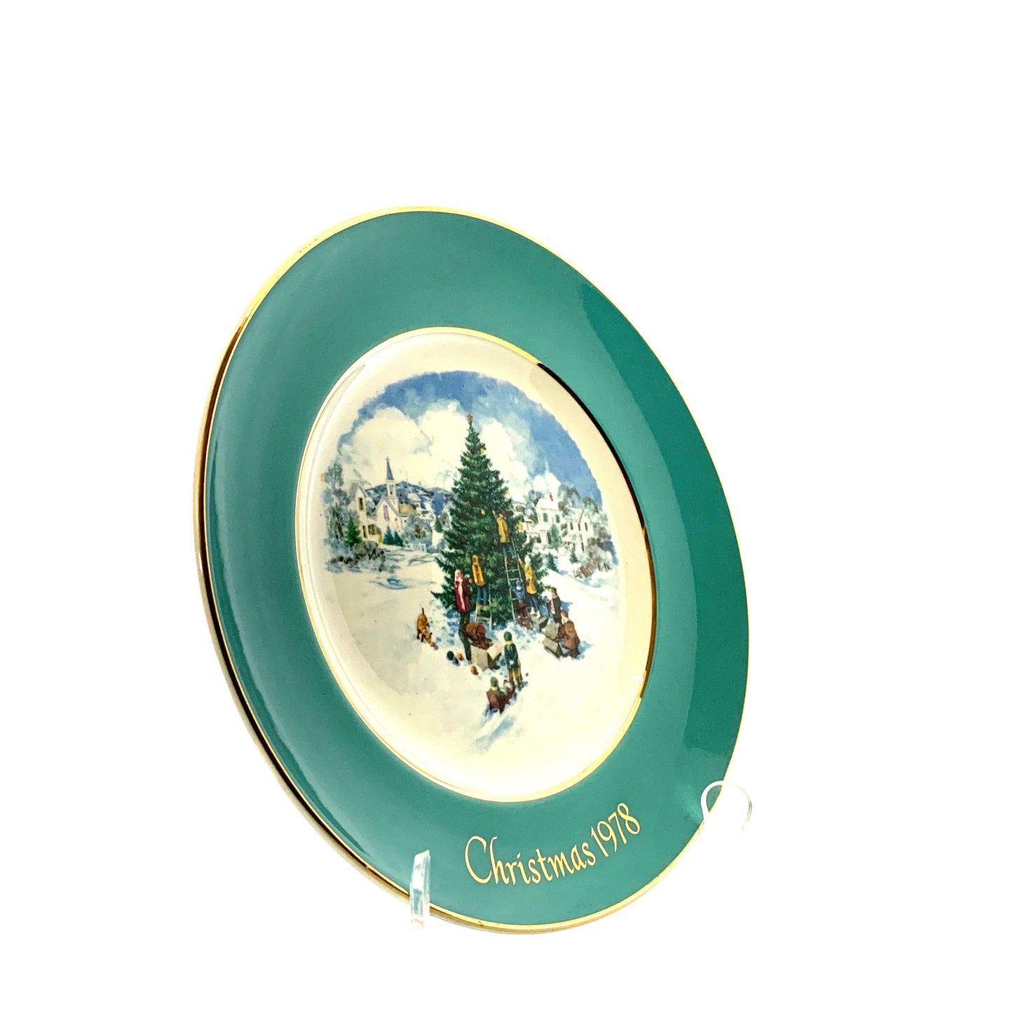 Vintage Avon Christmas Plate Series Sixth Edition “Trimming The Tree” 1978