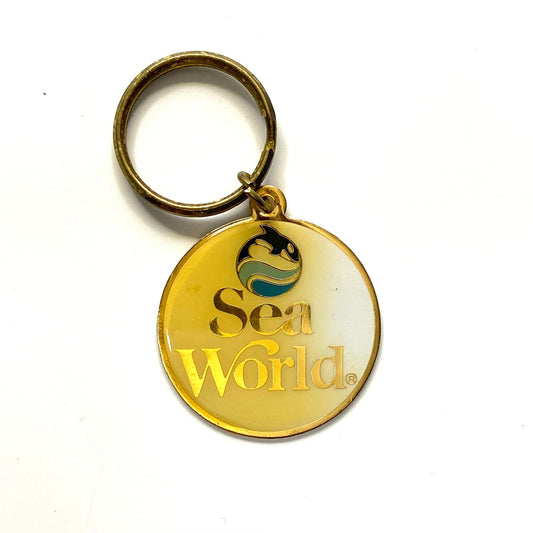 Vintage Sea World California Whale Logo Souvenir Keychain Key Ring Metal Round Gold