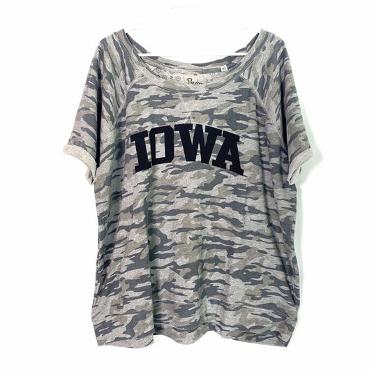 Pressbox Womens Size 2XL Gray Camouflage IOWA Short Sleeve Sweatshirt NCAA